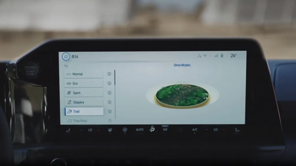 BFord E-transit custom infotainment-system viser kjøremodusvalg.